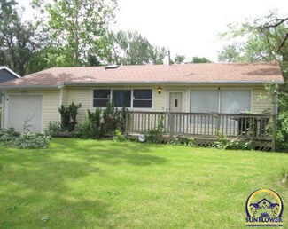 1825 SW 34th St, Topeka, KS 66611