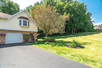 4038 Chaucer Place, Slingerlands, NY 12159