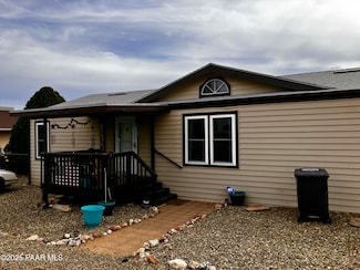 17527 E Trails End Rd, Mayer, AZ 86333