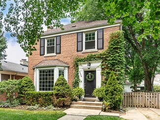 4954 Lunt Ave, Skokie, IL 60077