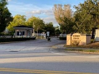 8405 NW 8th St Unit 304, Miami, FL 33126