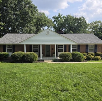 2611 Fairway Dr, Greensboro, NC 27408