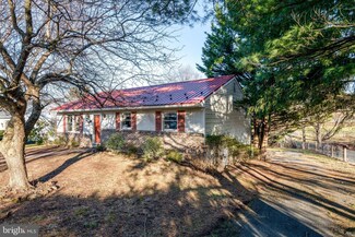 106 Donna Dr, Terre Hill, PA 17581