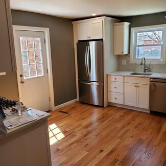 9 Garfield Ave, Woburn, MA 01801