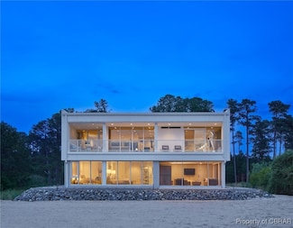 448 Windjammer Ln, White Stone, VA 22578