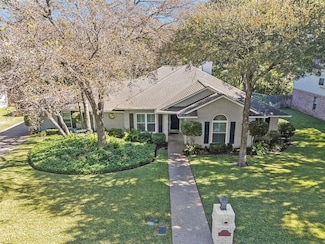 10007 Creek Bend Dr, Woodway, TX 76712