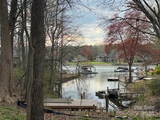 112 Southwood Park Rd Unit 13, Mooresville, NC 28117
