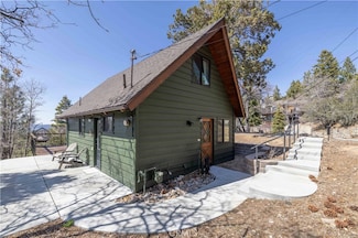 43689 Colusa Dr, Big Bear Lake, CA 92315