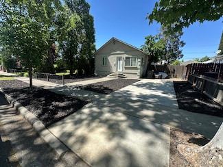 210 Clinton Ave, Roseville, CA 95678
