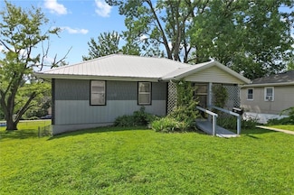 312 Woods St, Excelsior Springs, MO 64024