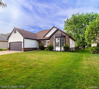 2579 Parasol Dr, Troy, MI 48083