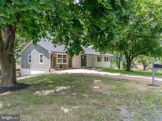 5 Hilldale Dr, Luray, VA 22835