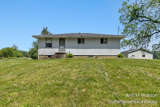 12407 Bliss Rd, Lake Odessa, MI 48849