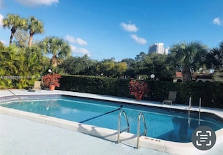 16950 W Dixie Hwy B120 Hwy Unit 120, North Miami Beach, FL 33160