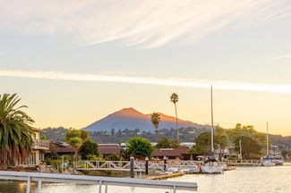 13 Amalfi Place, San Rafael, CA 94901