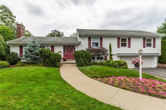 161 Bretton Woods Dr, Cranston, RI 02920