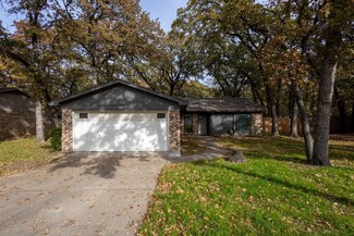 724 Lake Crest Pkwy, Azle, TX 76020
