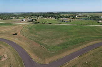 6 Stubblefield Ln, Ottawa, KS 66067