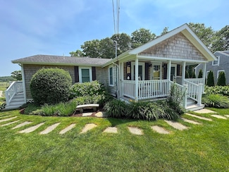 15 Wales Dr, Pocasset, MA 02559