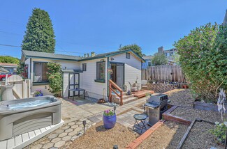 1265 Luxton St, Seaside, CA 93955