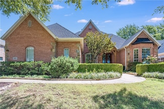 2440 N Covington Park Blvd, Fayetteville, AR 72703