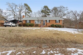 16121 Edgewood Dr, Chester, VA 23831