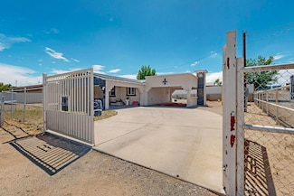 3800 Phillips Dr SW, Albuquerque, NM 87121