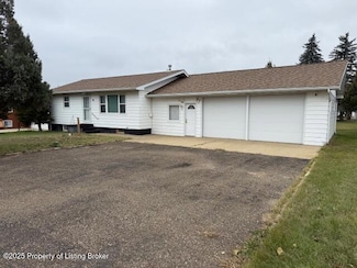 36 28th Ave SW, Dickinson, ND 58601