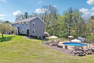 911 Fawn Ct, Wisconsin Dells, WI 53965