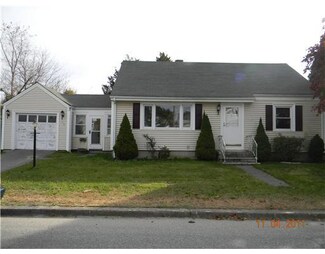 33 Everett St, Warren, RI 02885