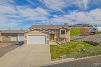 2245 Pitchstone Dr, Clarkston, WA 99403