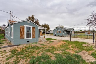104 E Hopkins Ave, Fresno, CA 93706