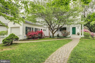 8102 Kentbury Dr, Bethesda, MD 20814