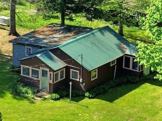 16 Cove Rd, South Colton, NY 13687