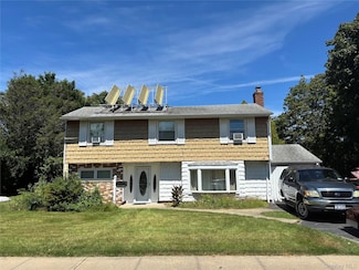 275 N Utica Ave, Massapequa, NY 11758