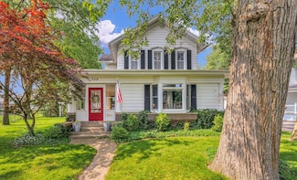 320 E Locust St, Watseka, IL 60970