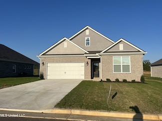 40 Pickwick Place, Byhalia, MS 38611