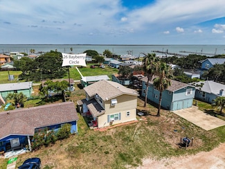 26 Bayberry Cir, Rockport, TX 78382