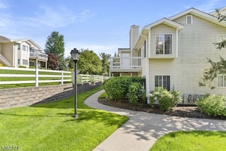 58 Tansy Ct, Bedminster, NJ 07921