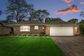 1717 Dundee Rd, Northbrook, IL 60062