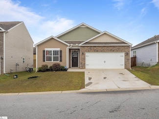 178 Fenwick Dr, Woodruff, SC 29388