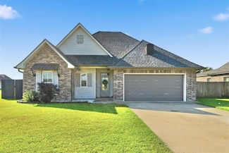 1325 S Robinwood Dr, Lake Charles, LA 70611