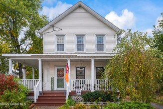 26 Oak St, Corinth, NY 12822