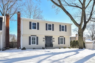 63 Forest Ave, Glen Ellyn, IL 60137