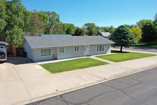 208 W 8th St, Imperial, NE 69033