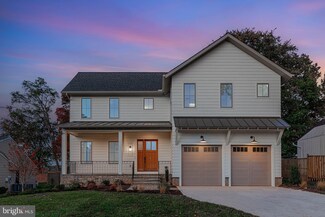 214 Pleasant St SW, Vienna, VA 22180