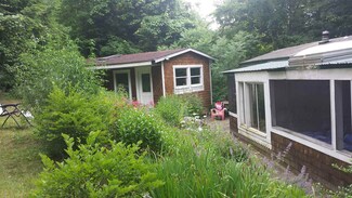 9 Record Dr, West Brattleboro, VT 05301