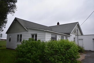 5039 S Luce Ave, Fremont, MI 49412