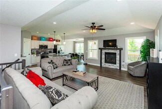 610 W Stone St, Winterset, IA 50273