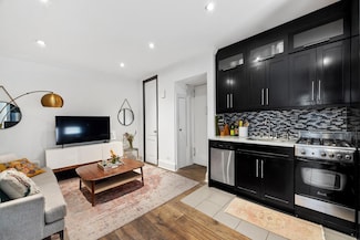 295 W 11th St Unit 2, New York, NY 10014